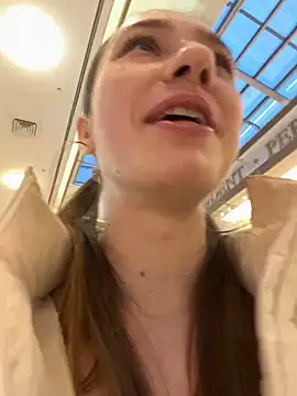 Lia  Love online show from December 28, 2024, 12:13 pm