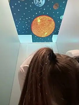 Lia  Love online show from March 18, 2025, 4:26 pm