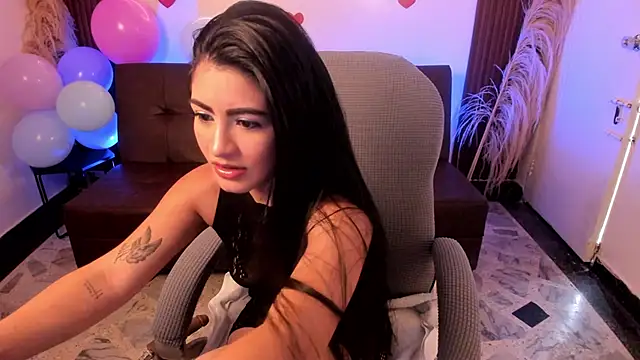 lunaalynch online show from April 9, 2026, 8:03 pm