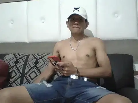 oiram27 online show from October 2, 2025, 10:28 pm