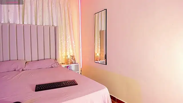 Aliison Smith online show from January 23, 2025, 1:51 am