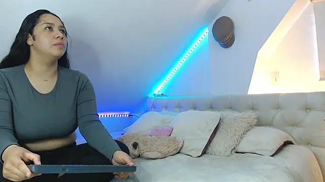 Scarlett Jazmin online show from October 18, 2025, 11:00 am