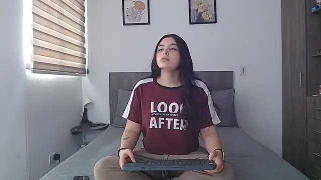 Scarlett Jazmin online show from May 27, 2026, 2:25 pm