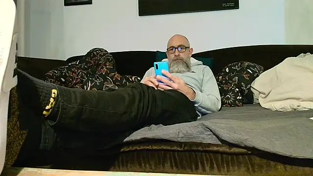 Kingsscepter online show from December 1, 2025, 5:51 pm