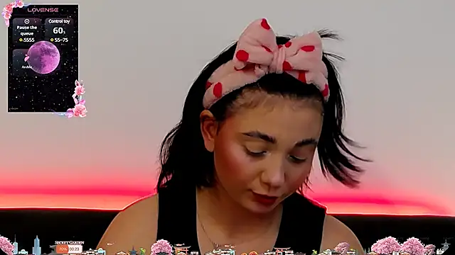 AveryWillow online show from February 6, 2025, 1:43 pm