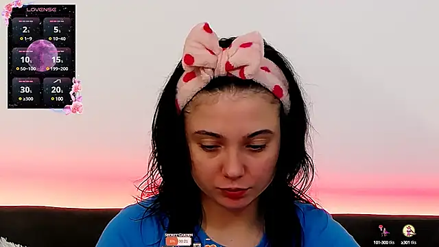 AveryWillow online show from February 7, 2025, 7:06 pm