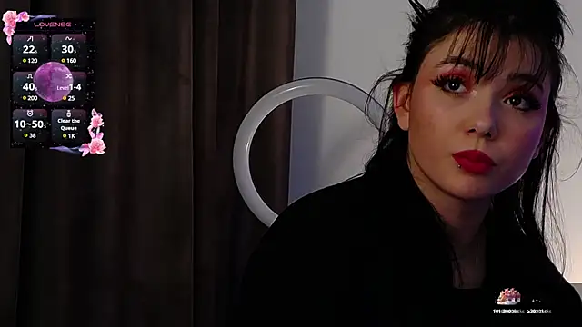 AveryWillow online show from March 11, 2025, 1:45 pm