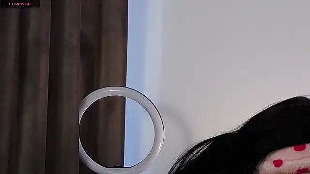 AveryWillow online show from March 13, 2025, 12:46 pm