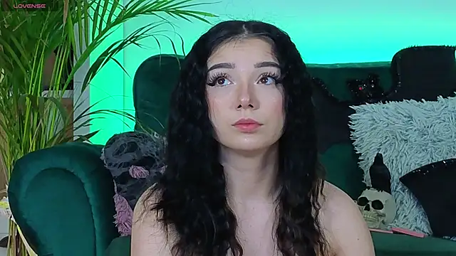 AveryWillow online show from October 23, 2025, 3:28 am