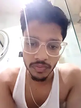 skinnyyyyyyyyy online show from October 3, 2025, 4:09 am