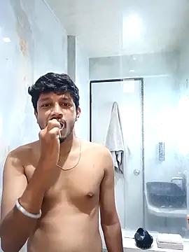 skinnyyyyyyyyy online show from May 2, 2026, 3:33 am
