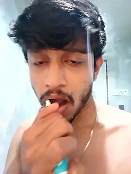 skinnyyyyyyyyy online show from May 12, 2026, 3:36 am