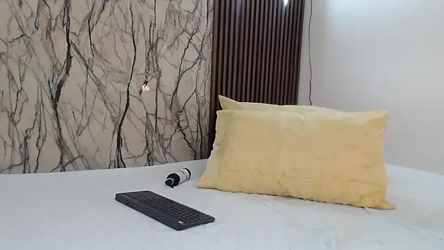 MartinaGuzmann online show from March 6, 2025, 7:57 am