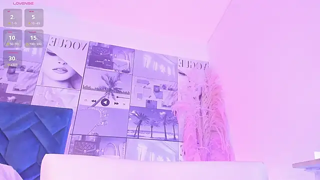 MiaCavallii  online show from October 12, 2025, 4:11 am