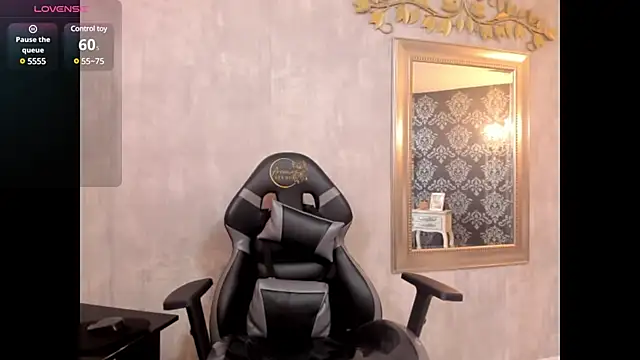 Selenecollins online show from February 7, 2025, 12:06 pm