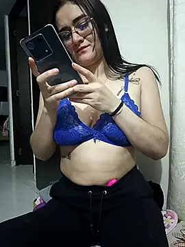 Hanna Kinsley online show from February 5, 2025, 3:13 am