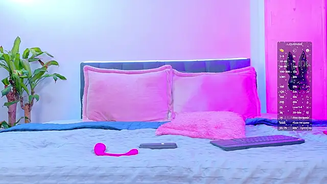 Rouse Hilton online show from September 10, 2025, 6:41 pm