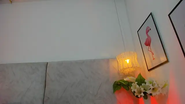 naomiii   online show from March 6, 2026, 11:39 am