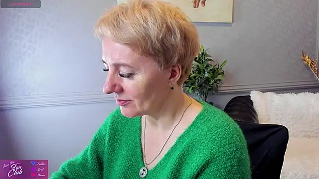 Nika Smit online show from December 23, 2024, 9:59 am