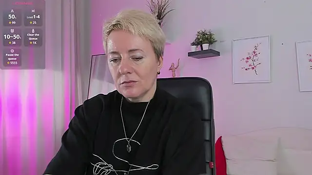 Nika Smit online show from October 10, 2025, 10:14 am