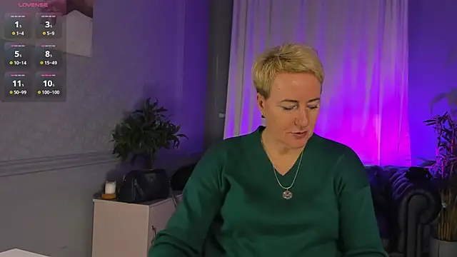 Nika Smit online show from October 18, 2025, 5:32 am