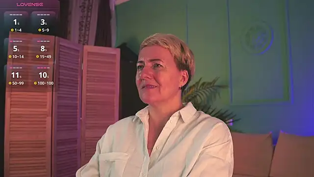 Nika Smit online show from November 7, 2025, 10:04 am