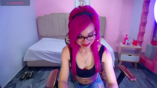 abril ch  online show from September 27, 2025, 10:42 am