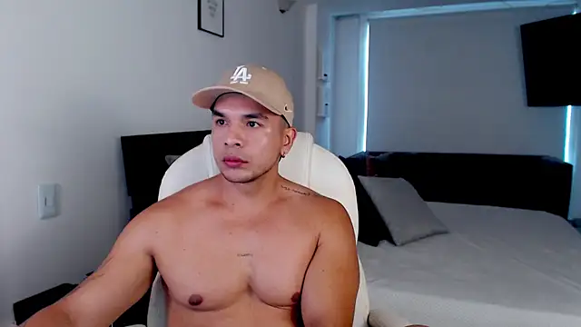 estebandelouis online show from January 28, 2025, 12:22 pm