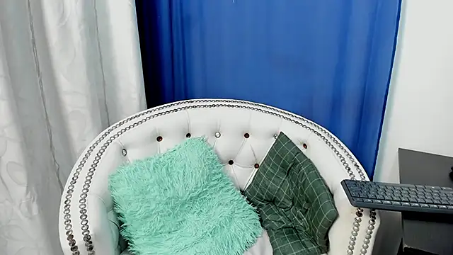 Analia18  online show from January 14, 2025, 11:53 am