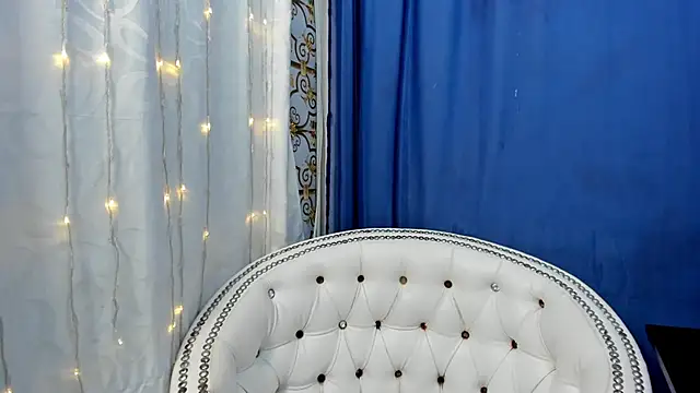 Analia18  online show from February 13, 2025, 6:16 pm