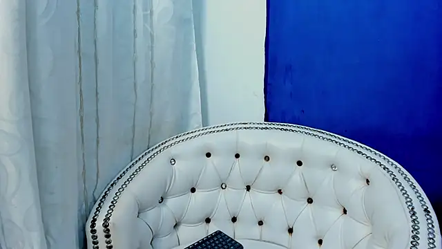 Analia18  online show from March 1, 2025, 3:38 pm