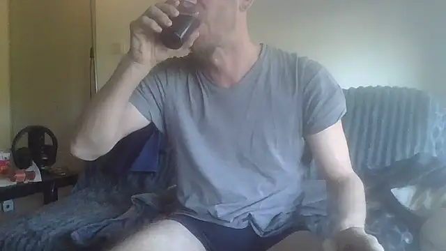 Snapshot of mohican69hot chatting on April 4, 2026, 7:28 am mohican69hot online show from April 4, 2026, 7:28 am