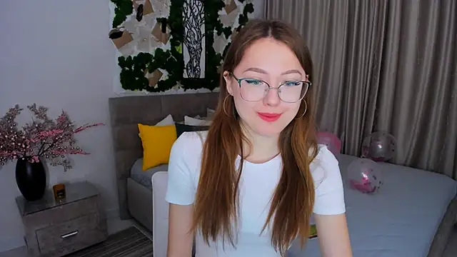 SereneFlame online show from February 13, 2025, 4:07 pm