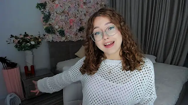 SereneFlame online show from September 23, 2025, 4:32 pm