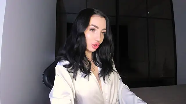 NancyLovee  online show from November 8, 2025, 6:07 pm