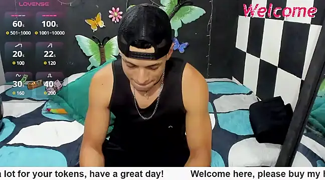 Snapshot of MikeRose94 chatting on March 14, 2025, 7:01 pm MikeRose94 online show from March 14, 2025, 7:01 pm