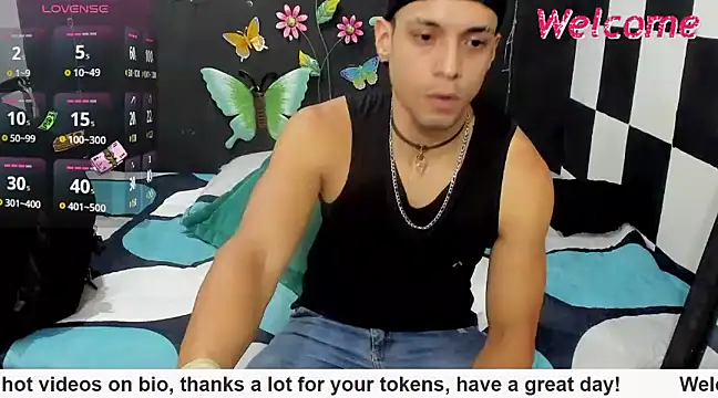 Snapshot of MikeRose94 chatting on March 15, 2025, 4:32 pm MikeRose94 online show from March 15, 2025, 4:32 pm