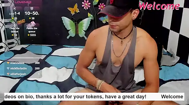 Snapshot of MikeRose94 chatting on March 22, 2025, 11:09 pm MikeRose94 online show from March 22, 2025, 11:09 pm