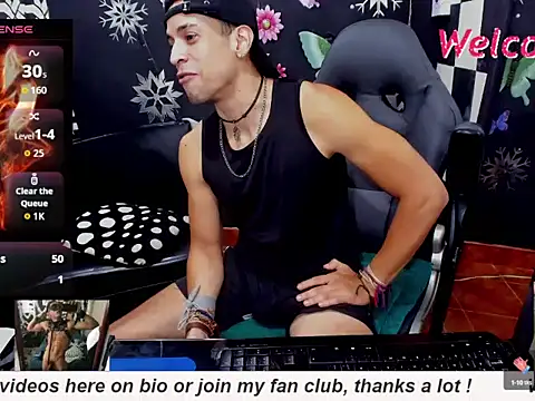 Snapshot of MikeRose94 chatting on October 8, 2025, 6:27 pm MikeRose94 online show from October 8, 2025, 6:27 pm