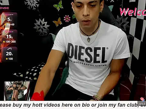 Snapshot of MikeRose94 chatting on October 11, 2025, 4:05 pm MikeRose94 online show from October 11, 2025, 4:05 pm