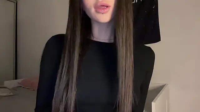 ur molly online show from September 19, 2025, 1:56 pm