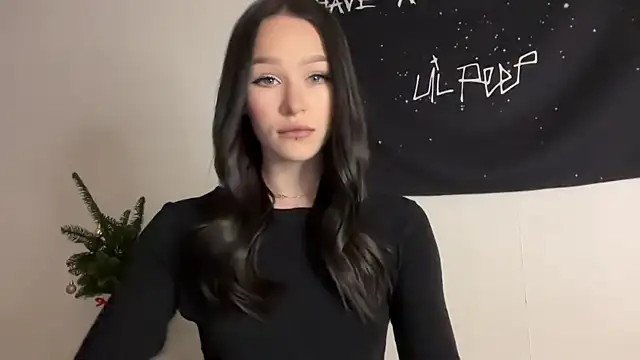 ur molly online show from December 19, 2025, 1:23 am