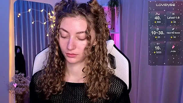 lady curls online show from March 8, 2025, 2:55 am