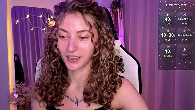 lady curls online show from March 9, 2025, 8:52 pm