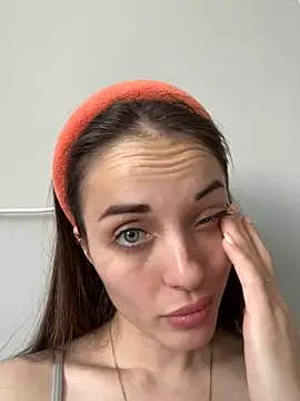 AmiLavs online show from February 12, 2025, 11:18 am