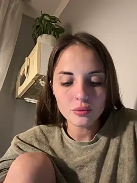 AmiLavs online show from September 22, 2025, 8:22 pm