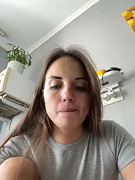 AmiLavs online show from October 4, 2025, 10:35 am