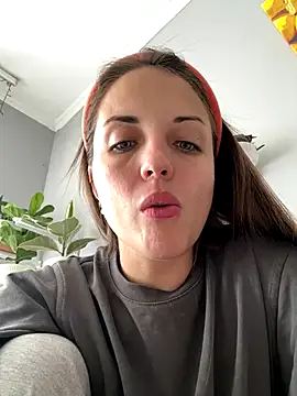 AmiLavs online show from November 18, 2025, 7:24 am