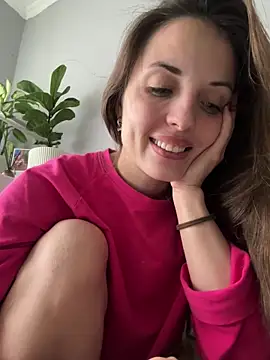 AmiLavs online show from December 16, 2025, 11:04 am