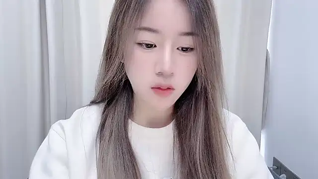 chloe-01 online show from December 9, 2024, 4:45 am